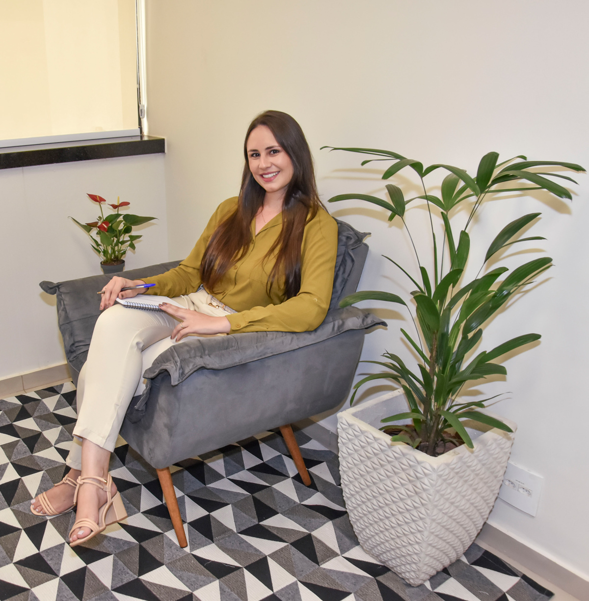 Caroline - Psicóloga Clínica | Experiência em Ansiedade, Depressão e Conflitos Familiares. Especializada em Psicanálise